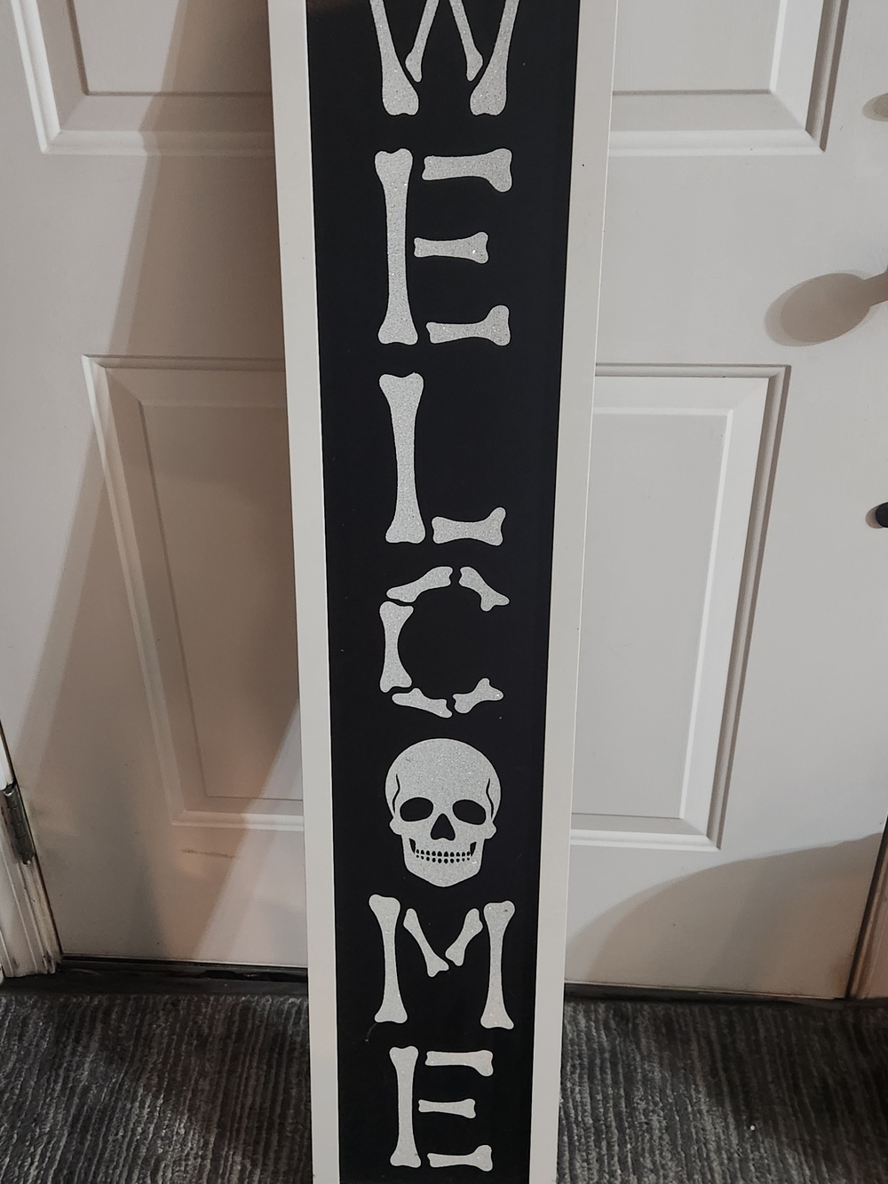 Welcoming Skull Vertical Wall Sign - Black and White Home Wall Decor
